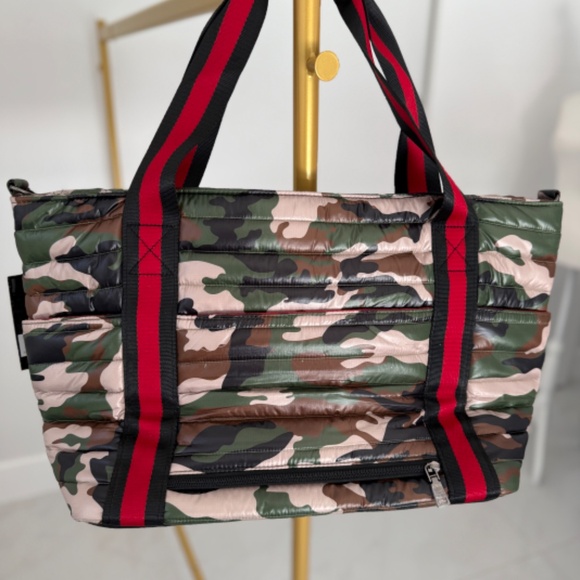 Think Royln Large Jetset Wingman Travel Bag Olive Green Camouflage NWT - Picture 5 of 11